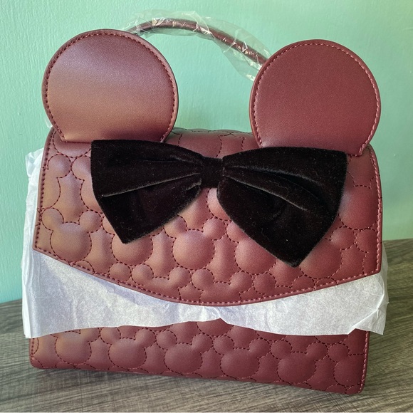 🧁 *NWT* LOUNGEFLY Quilted Chocolate Minnie Crossbody with Velvet Bow - Picture 2 of 9